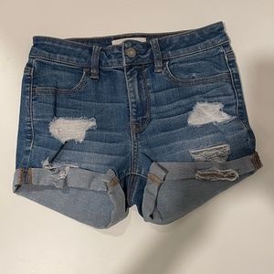 PacSun Super Stretch Ripped Shortie Size 24